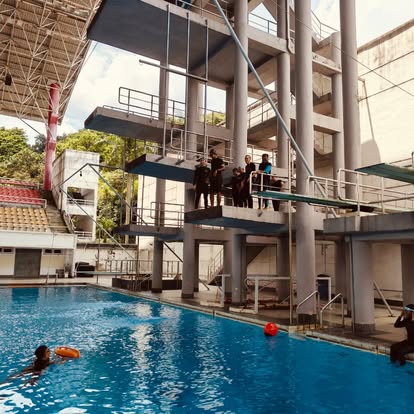 Briefing on the diving tower platform